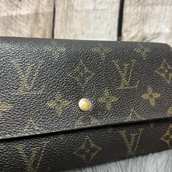 LOUIS VUITTON - Sarah Long Wallet - Picture 11 of 11
